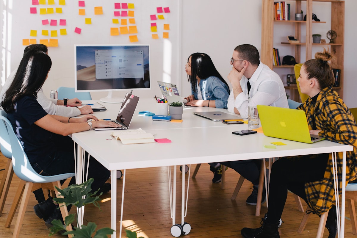 Freelance en comunicación: guía para dar el salto sin perder estabilidad